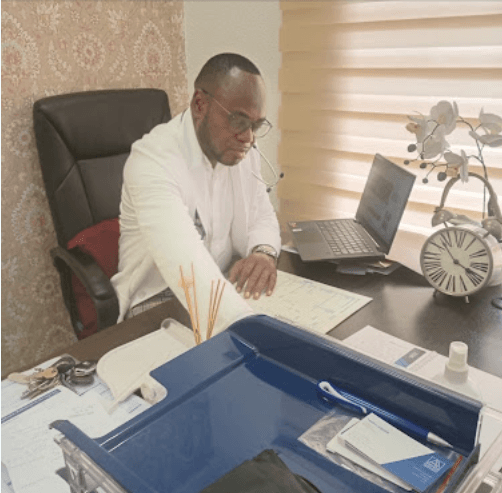 Dr. Mabasa in consultation